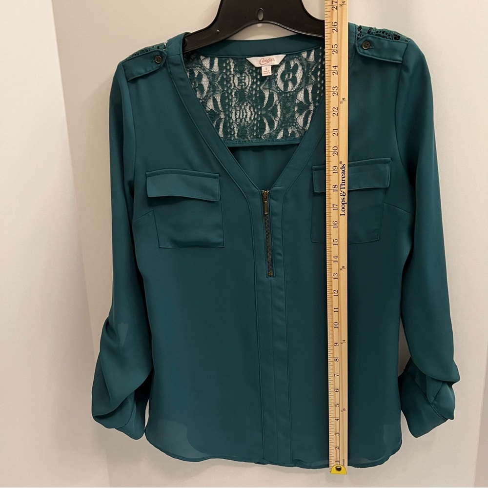 Chic Teal Blouse with Lace Detail - Picture 11 of 11